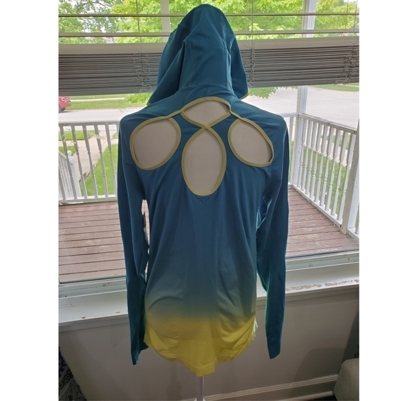 NWT Under Control Hoodie Size 1X - Picture 5 of 10